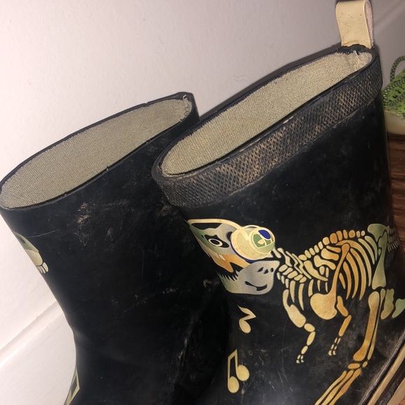 5/$25🖤 dinosaur rubber boots - Picture 6 of 6